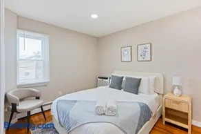 3Br Apt in West New York with Private Parking and Rooftop - Image 4