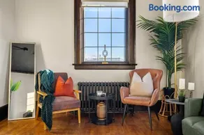 The Accountant - Sleeps 3 Guests - DT Drumheller - Image 2
