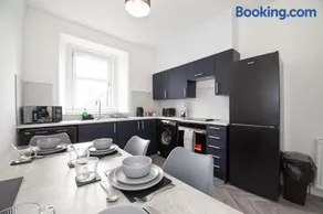 Carnoustie Residence - SJA Stays - 3 Bed Apartment - Image 5