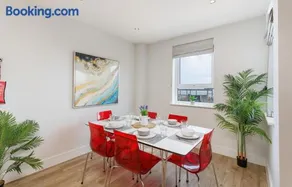 Culver Coast Apartment - Image 4