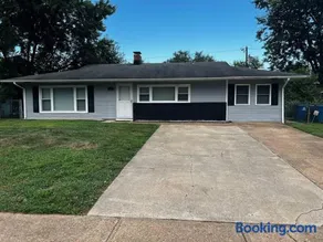 Modern 3 Bedroom Ranch House - Image 2