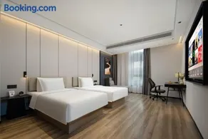 Atour Hotel Fuzhou Yongjia Tiandi - Image 4