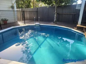 Camp in Style - Waterfront Guesthouse - Image 4