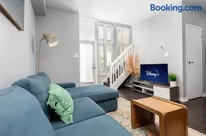 Two Story Loft w 2 beds close to Lakeshore - Image 4