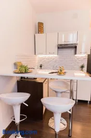 GoldenEye Apartment Center - Image 5