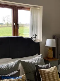 Rural Barn by Bham Nec with Games Room and Hot Tub - Image 2