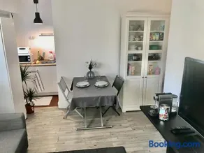 Nice flat close to Seine river in Paris - Image 3