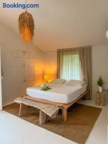 KANAHA BEACH VILLA - Image 3