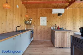 Romantic Retreat Close To The Beach - Image 2