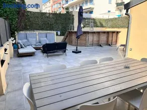 Appartement 3 chambres, piscine privée et parking - Image 3