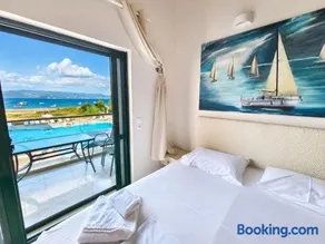 UMBRELLA BEACH APARTMENTs - Image 1