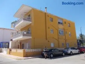 4 Bedrooms Apartment - 2 Mins Walk to Seafront - Image 2