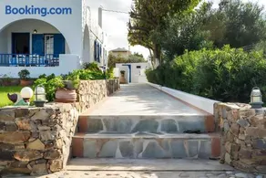 Blue Beach House - Image 3
