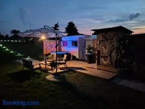 Caravane romantique " La Seventies" avec jacuzzi privatif - Image 1