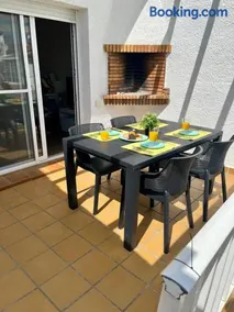 Apartment with a pool near the beach - Image 2