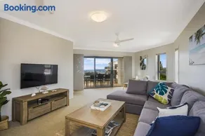 Breakers 2 12 - LJHooker Yamba - Image 4