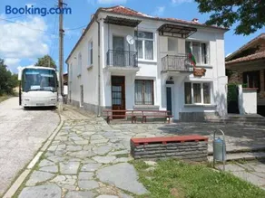 Душковата къща - Image 1