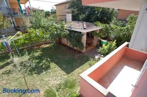 Apartments Maric with parking - Image 5