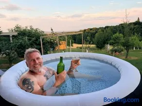 Hiša nad vinogradom - Image 2