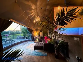 Sunridge Geodome with private Hot tub - Image 2