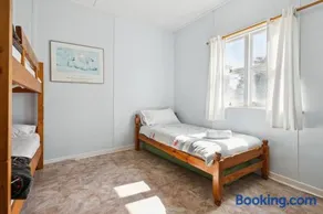 The Blue Beach House, 3 star accommodation 5 star view - Image 4