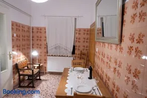 Poros Home - Image 2