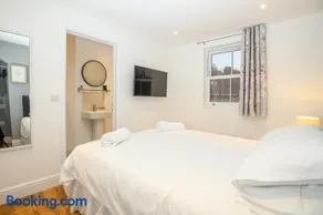 Cathedral View apartments - Image 2