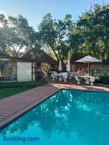 Majestic Manor Guesthouse & Coffee Shop - Image 1