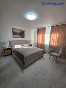 Colins Premium Apartments - Image 4