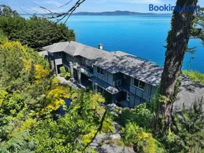 Oceanfront Oasis - Image 1