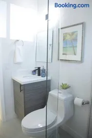 Apt 3 Miami Designer Apartment in the Upper East-Side - Image 3
