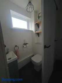 Double Room in Shared House - Image 5