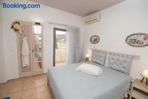 Tsaner Apartment and Rooms - Image 1