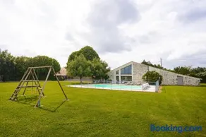 Cottage avec terrasse, piscine et jardin | Vue jardin | Idéal pour le télétravail - Image 1
