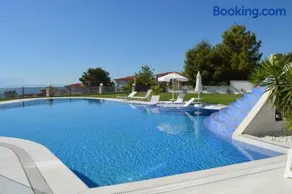 Villa Yalcin Poolfloor - Image 3