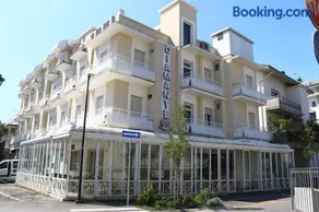 Hotel Diamante - Image 1