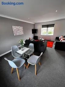 Renfrew Home from Home - Image 4