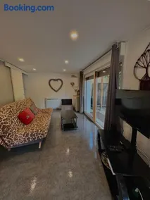 GLAM - Image 1