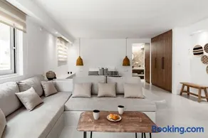 Pebble, an Idyllic Seaside Suite - Image 1