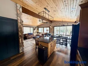 Paddler's Paradise Cabin with Direct Trail Access! - Image 4
