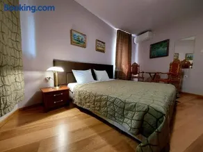 Family Art Hotel Gallery - Image 2
