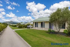Flinders Peak Estate- Peak View Villa - Image 1