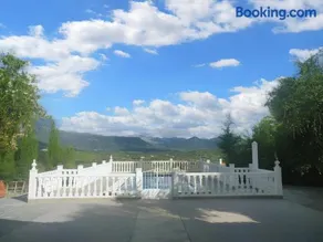 Charming chalet in Prado del Rey with private pool - Image 2