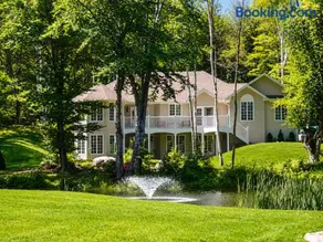 Muskoka Haven - Hot Tub - 40 Min to Algonquin Park - Image 1