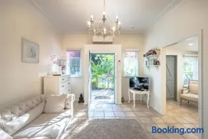 Velvet Pear Cottage - Image 1