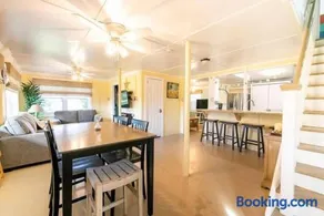C'est Bon Across from UTV Entry Point! Sleeps 13! - Image 2