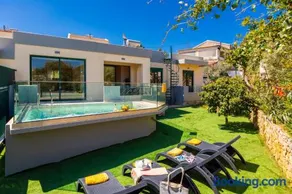 Villa Iris - Image 1