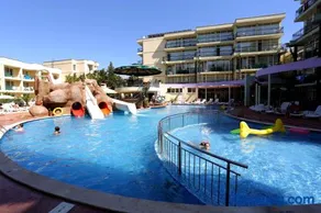 Sunny Day Club Hotel - Image 2