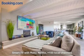 Entire Private Home with Gated Yard, 100 inch TV, 1 Gbps WiFi, 3 Bedrooms 2 Bathrooms Available Now - Image 2
