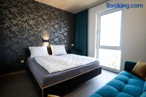 Motel Q - Image 2